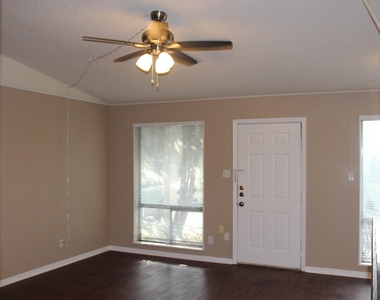 606 W 51st St - Photo Thumbnail 11