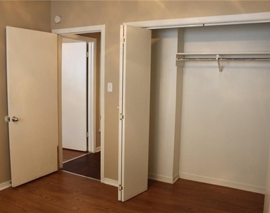 606 W 51st St - Photo Thumbnail 4