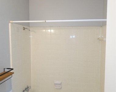 606 W 51st St - Photo Thumbnail 5