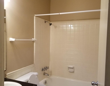 606 W 51st St - Photo Thumbnail 12