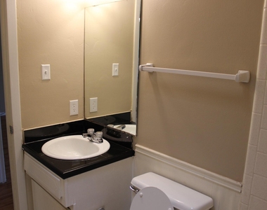 606 W 51st St - Photo Thumbnail 13
