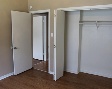 606 W 51st St - Photo Thumbnail 15