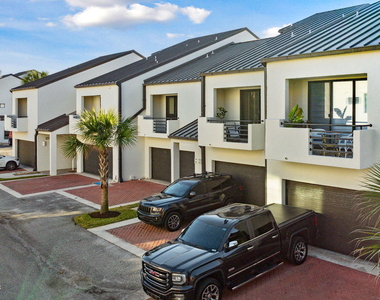 756 Spinnakers Reach Drive - Photo Thumbnail 4