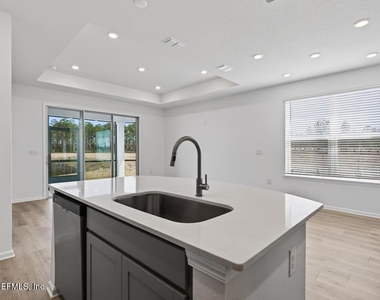 368 Woods Lane - Photo Thumbnail 5