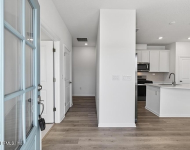 368 Woods Lane - Photo Thumbnail 17