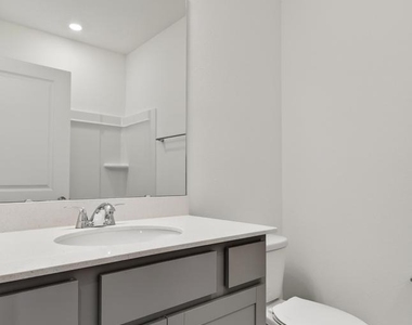 368 Woods Lane - Photo Thumbnail 21