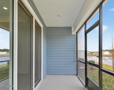 368 Woods Lane - Photo Thumbnail 27