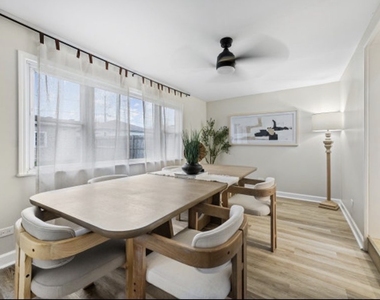 3222 S 52nd Court - Photo Thumbnail 7