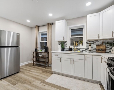 3222 S 52nd Court - Photo Thumbnail 6
