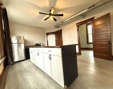 2141 S Marshall Boulevard - Photo Thumbnail 5