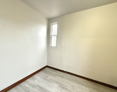 2141 S Marshall Boulevard - Photo Thumbnail 11
