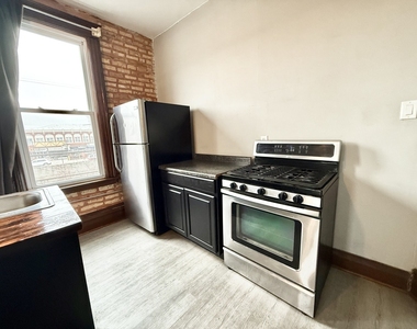2141 S Marshall Boulevard - Photo Thumbnail 7