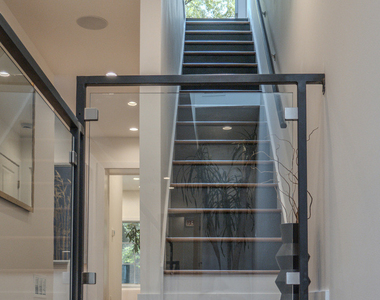 22 E Elm Street - Photo Thumbnail 16