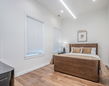 22 E Elm Street - Photo Thumbnail 14