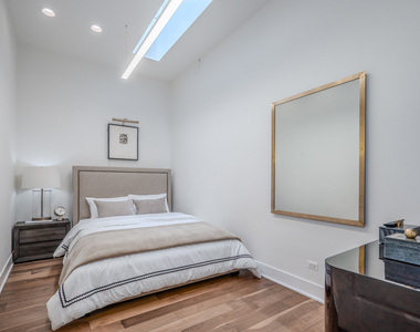 22 E Elm Street - Photo Thumbnail 12