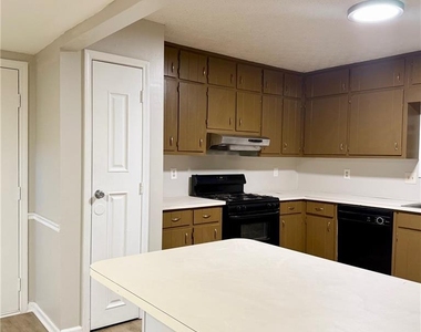 524 Julius Dr - Photo Thumbnail 5