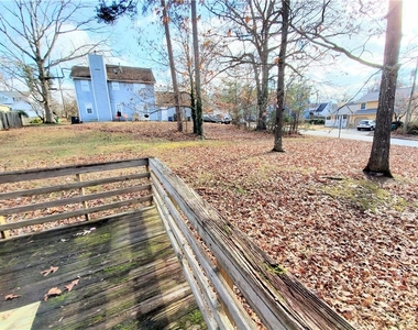 524 Julius Dr - Photo Thumbnail 16