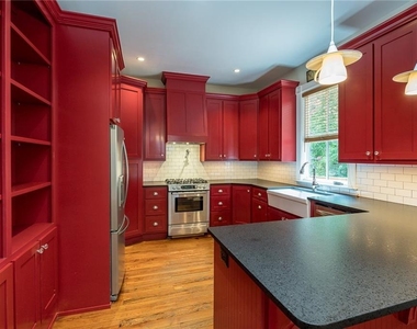 765 Woodland Avenue Se - Photo Thumbnail 17