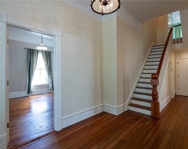 765 Woodland Avenue Se - Photo Thumbnail 5