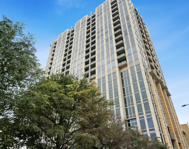700 N Larrabee Street - Photo Thumbnail 1
