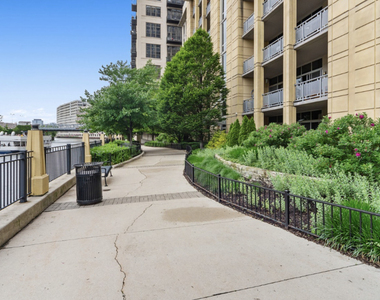 700 N Larrabee Street - Photo Thumbnail 17
