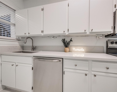 605 Bomar Street - Photo Thumbnail 15