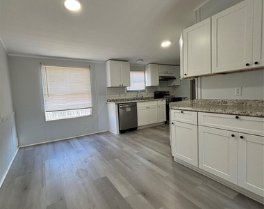 16509 Brittany Way - Photo Thumbnail 3