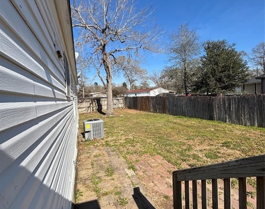16509 Brittany Way - Photo Thumbnail 10