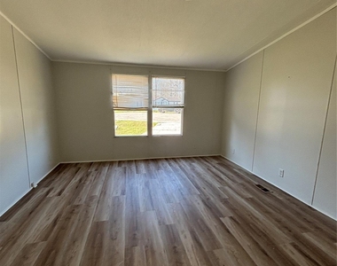 16509 Brittany Way - Photo Thumbnail 6