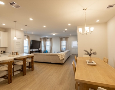 32422 Clouser Crawdad Court - Photo Thumbnail 12
