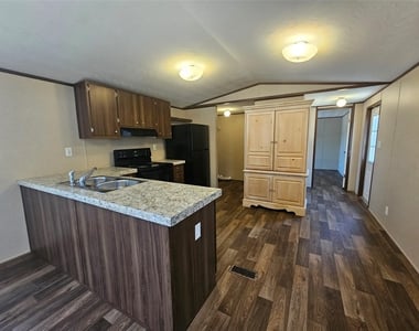 16299 Crockett Martin Estates Drive - Photo Thumbnail 13