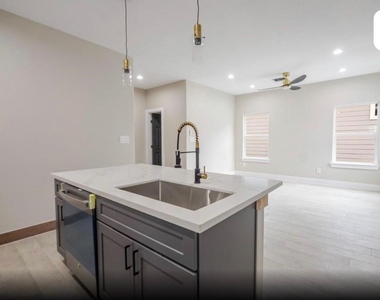 8713 Westcott Rd Road - Photo Thumbnail 4