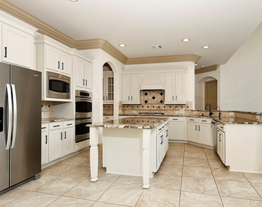27 Tioga Place - Photo Thumbnail 13
