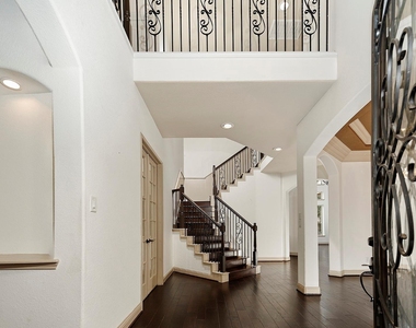 27 Tioga Place - Photo Thumbnail 2