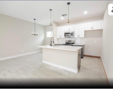 8713 Westcott Road - Photo Thumbnail 3