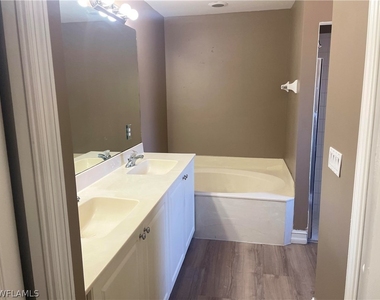 2615 19th Street W - Photo Thumbnail 4