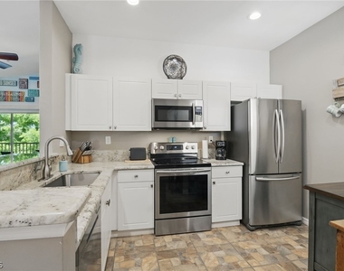 15430 Bellamar Circle - Photo Thumbnail 3