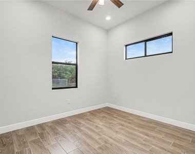 3013 4th Street Sw - Photo Thumbnail 17