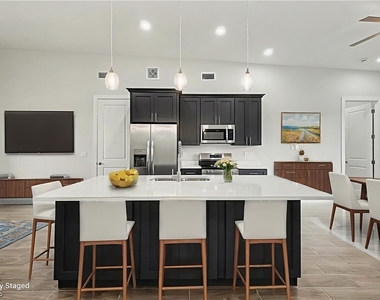 3013 4th Street Sw - Photo Thumbnail 2