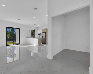 1839 Lockhaven Court - Photo Thumbnail 3