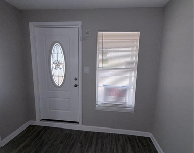 3700 4th Street - Photo Thumbnail 5