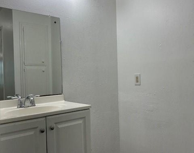 10555 Turtlewood Court - Photo Thumbnail 15