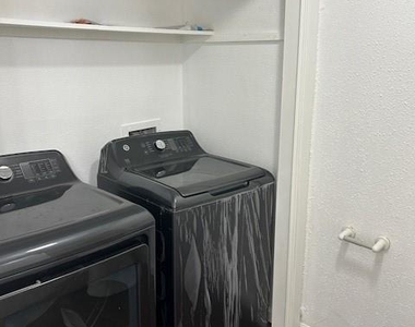 10555 Turtlewood Court - Photo Thumbnail 18