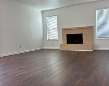 10555 Turtlewood Court - Photo Thumbnail 4