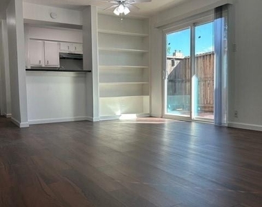 10555 Turtlewood Court - Photo Thumbnail 5