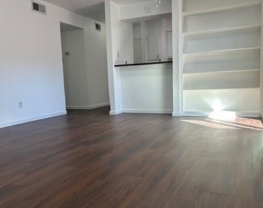 10555 Turtlewood Court - Photo Thumbnail 6