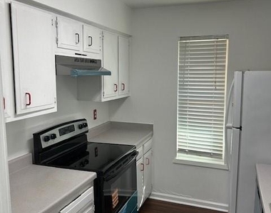 10555 Turtlewood Court - Photo Thumbnail 9