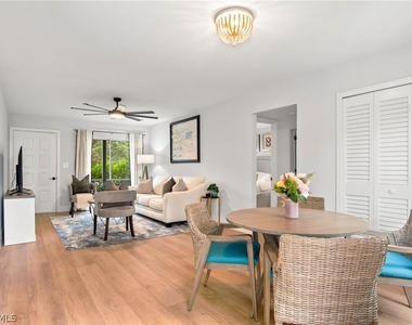 1275 7th Avenue N - Photo Thumbnail 4