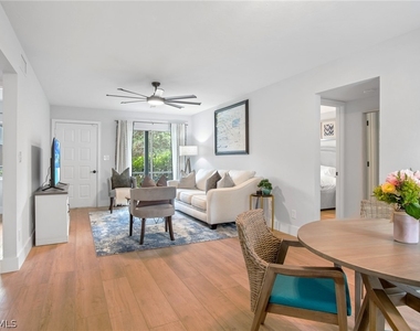 1275 7th Avenue N - Photo Thumbnail 3