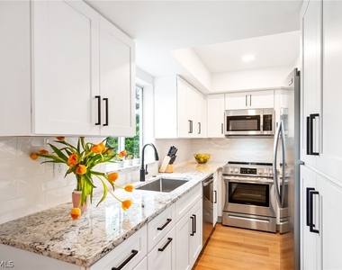 1275 7th Avenue N - Photo Thumbnail 1
